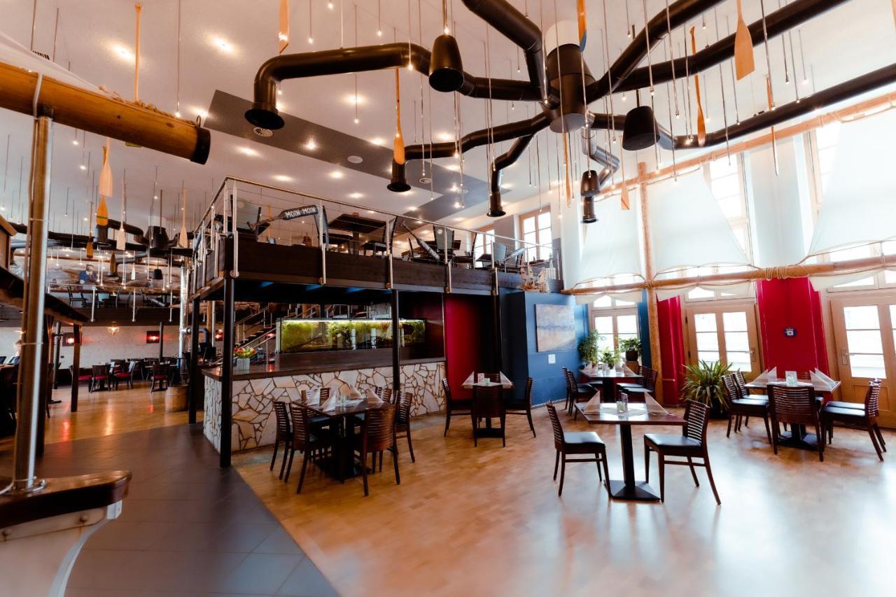 Restaurant Und Pension Alberthafen Dresden Bagian luar foto