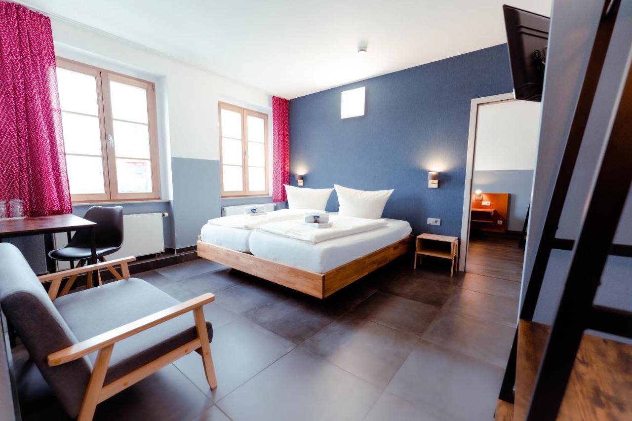 Restaurant Und Pension Alberthafen Dresden Bagian luar foto
